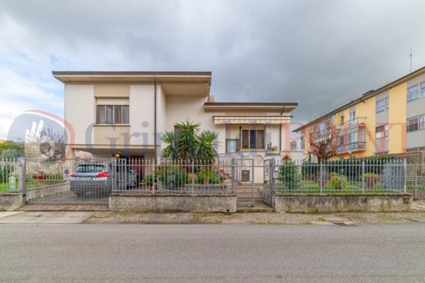 casa indipendente in vendita a Cascina in zona San Casciano