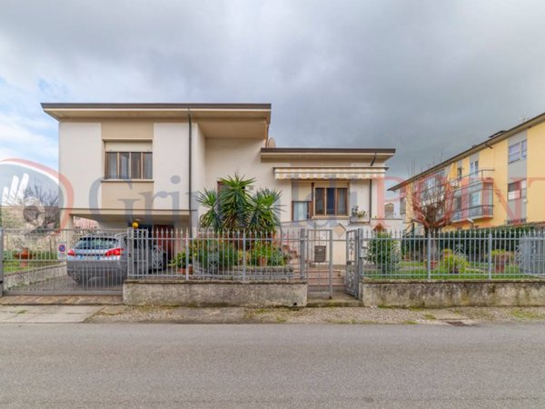 casa indipendente in vendita a Cascina in zona San Casciano