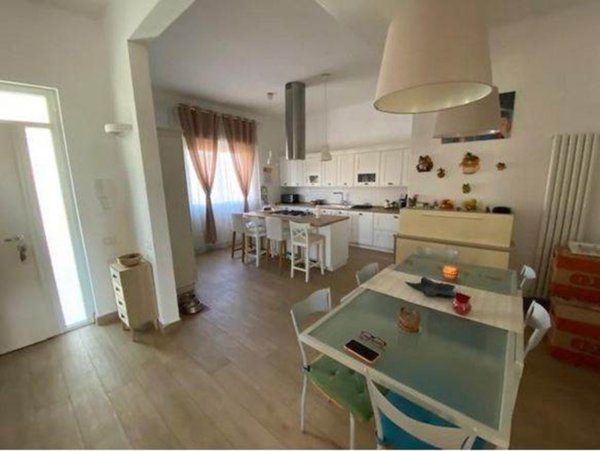 casale in vendita a Cascina in zona Marciana