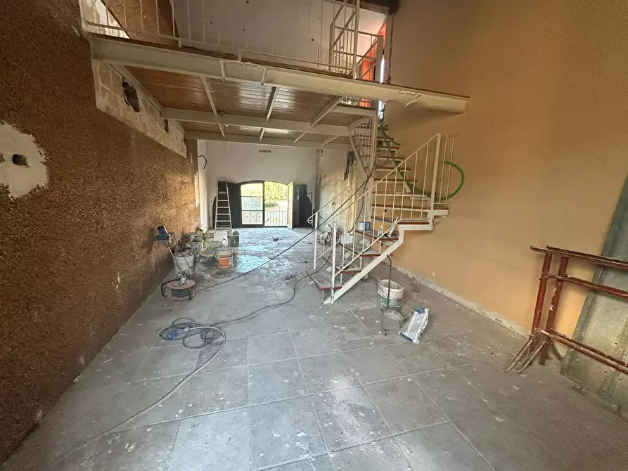 casa indipendente in vendita a Cascina