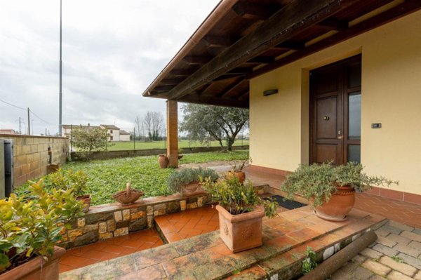 casa indipendente in vendita a Cascina