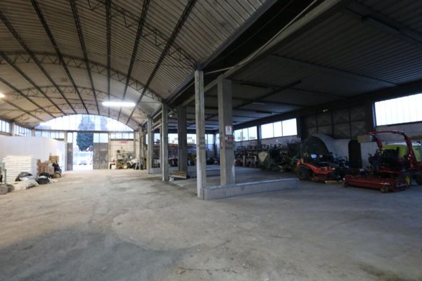 casale in vendita a Cascina in zona Navacchio