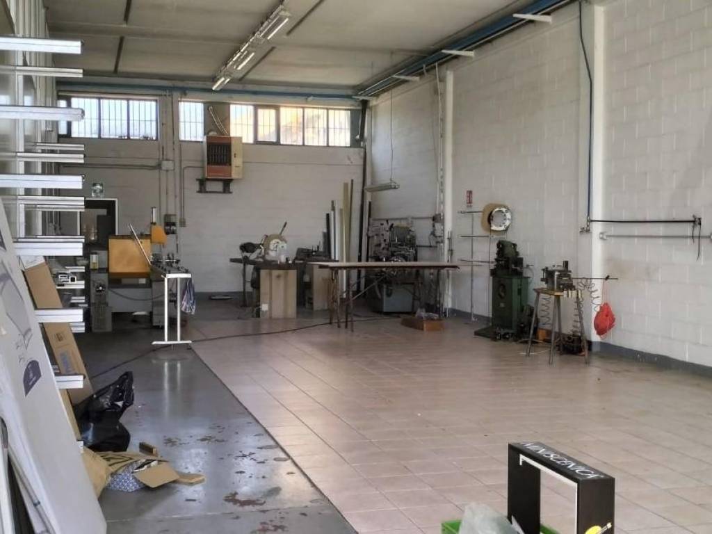 casale in vendita a Cascina