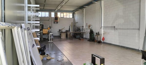 casale in vendita a Cascina