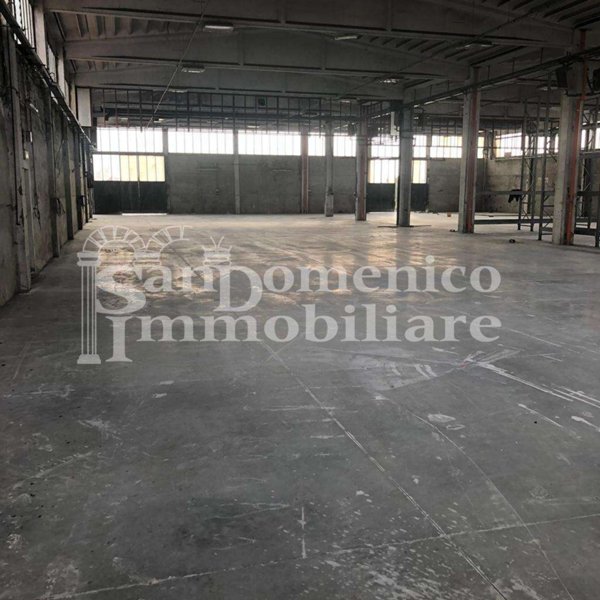 capannone in vendita a Cascina in zona San Frediano a Settimo