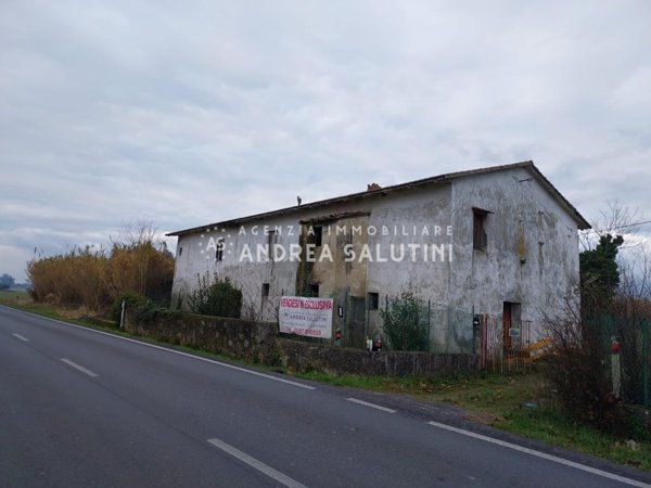 casale in vendita a Cascina