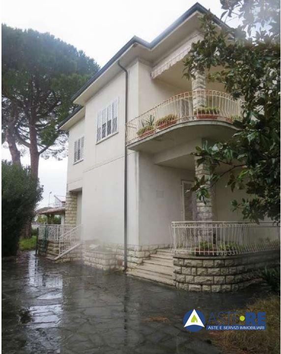casa indipendente in vendita a Cascina