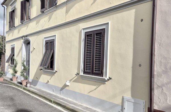 appartamento in vendita a Cascina in zona San Lorenzo alle Corti