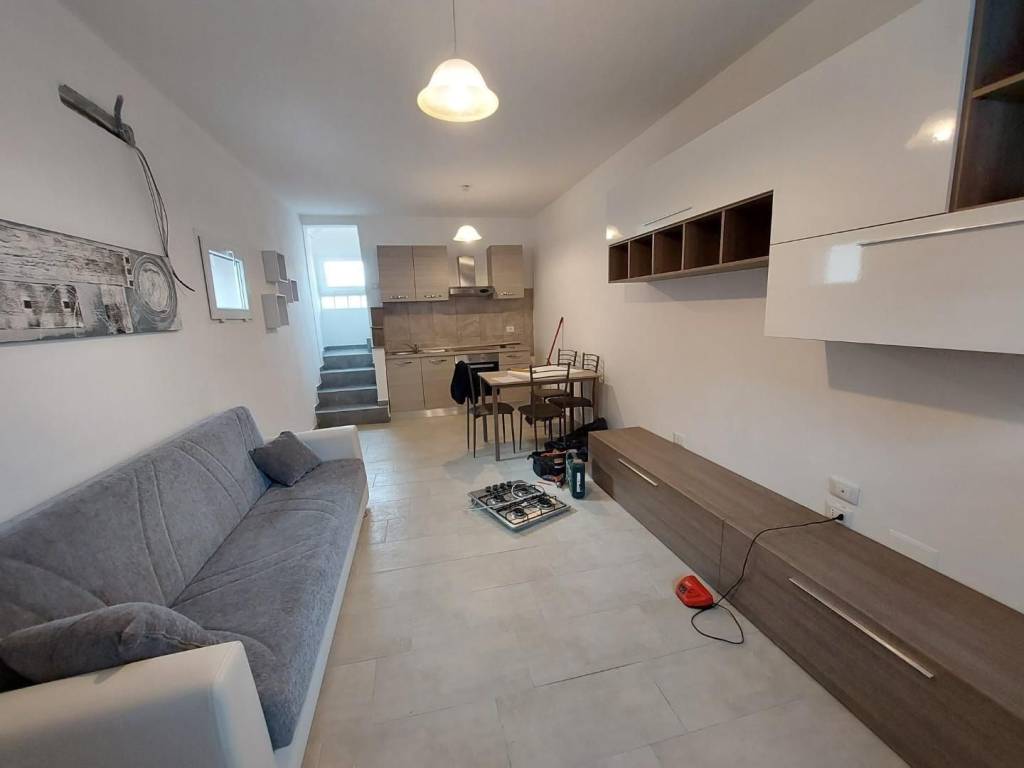 casa indipendente in vendita a Cascina