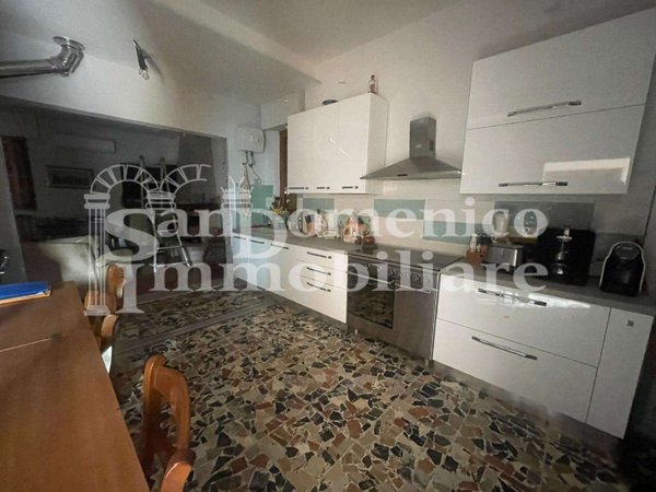 casale in vendita a Cascina