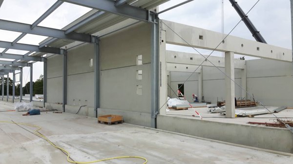 negozio in vendita a Cascina