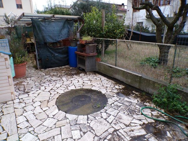 casa indipendente in vendita a Cascina in zona Navacchio