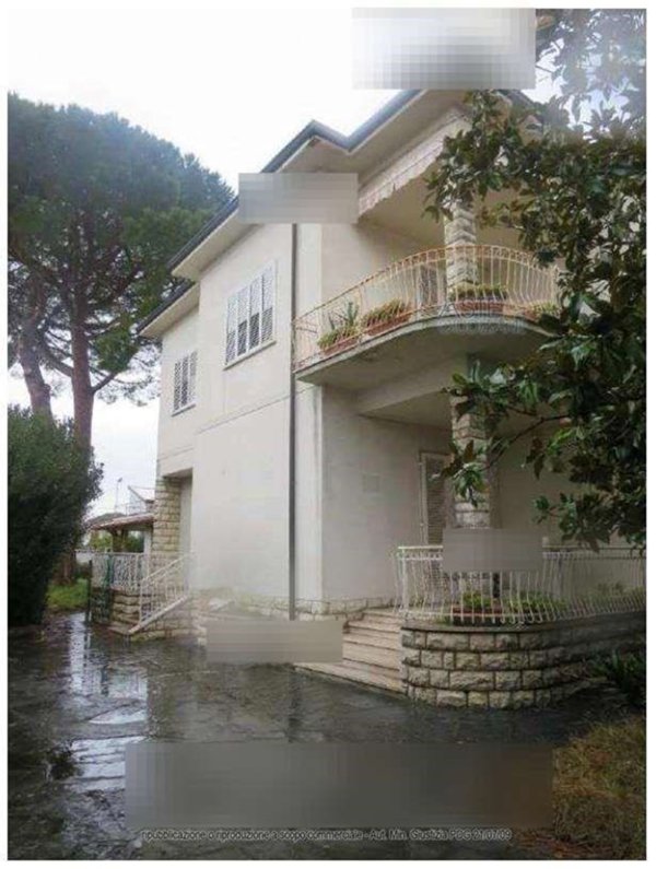 casa indipendente in vendita a Cascina