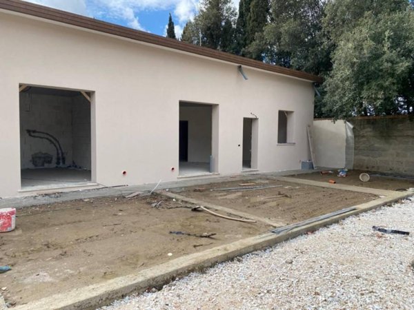 casa indipendente in vendita a Cascina