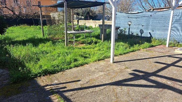 casa indipendente in vendita a Cascina in zona Titignano