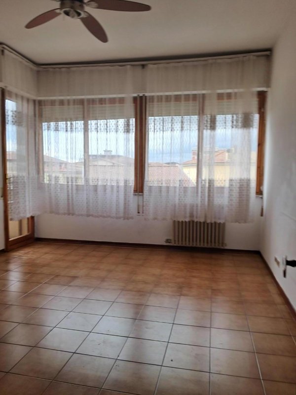 casa indipendente in vendita a Cascina