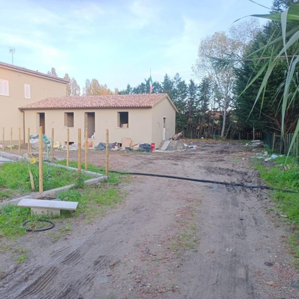 casa indipendente in vendita a Cascina
