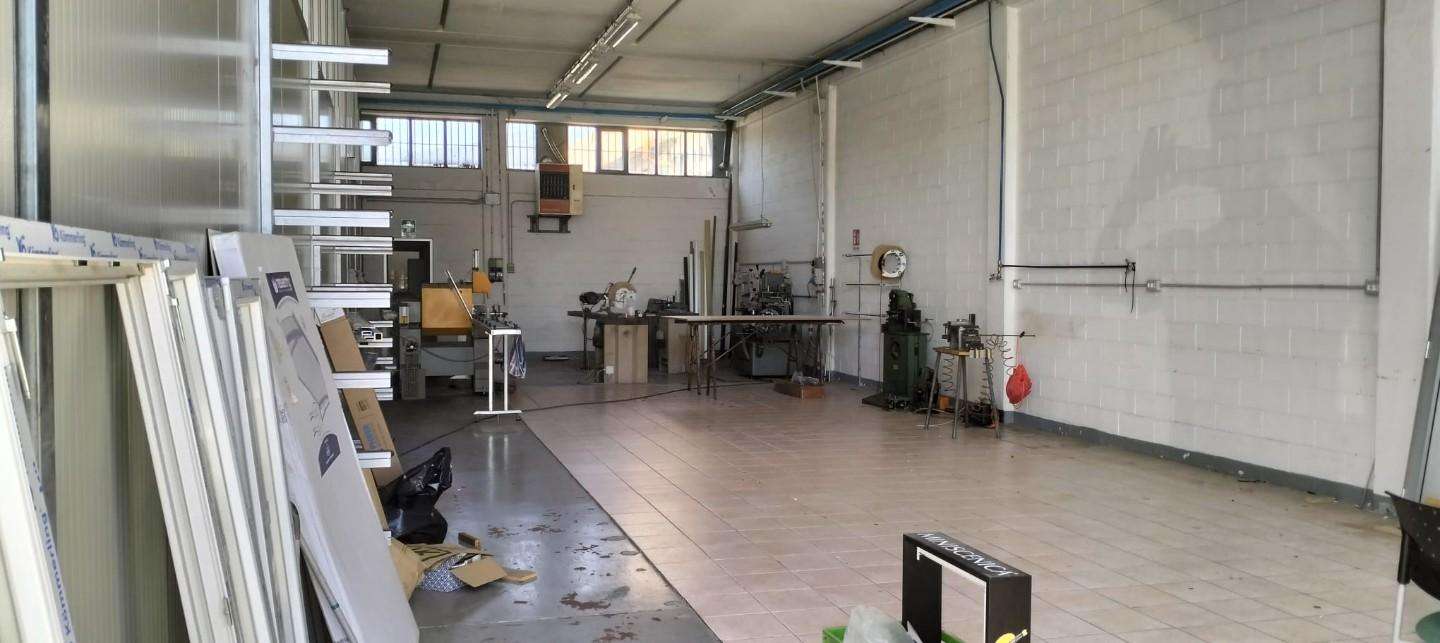 casale in vendita a Cascina