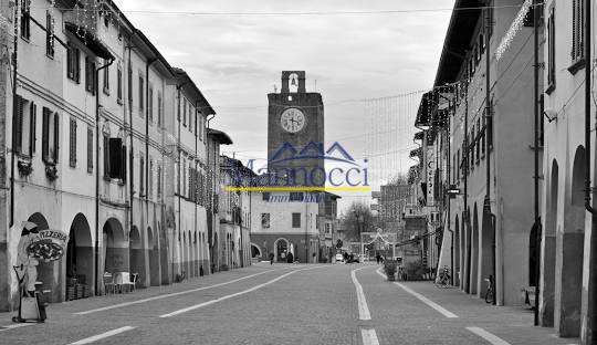 casale in vendita a Cascina
