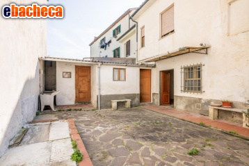 appartamento in vendita a Cascina in zona Laiano