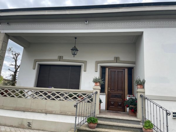 casa indipendente in vendita a Cascina in zona Navacchio