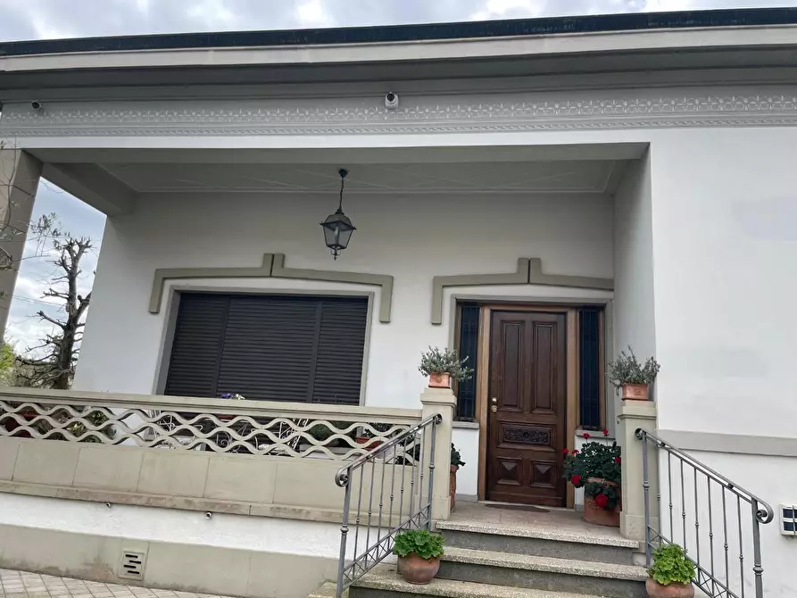 casa indipendente in vendita a Cascina in zona Navacchio