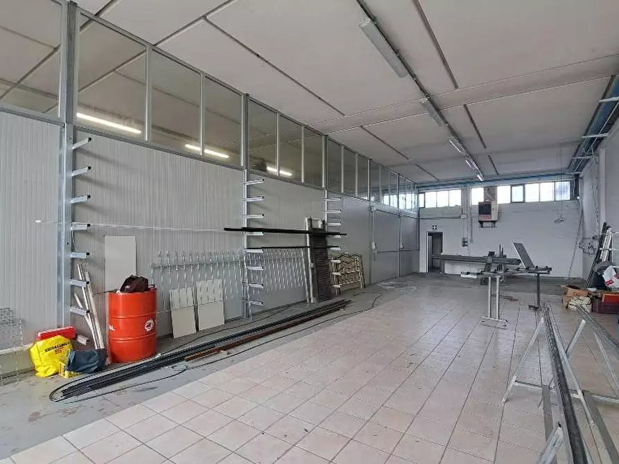 casale in vendita a Cascina in zona Navacchio