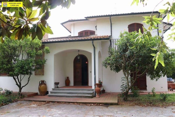 casa indipendente in vendita a Cascina