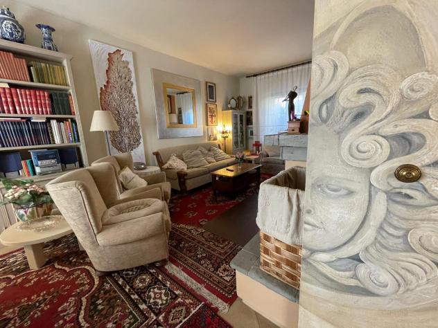 casa indipendente in vendita a Cascina