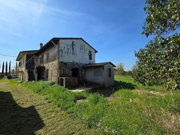 casale in vendita a Cascina