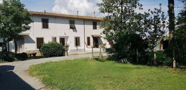 casa indipendente in vendita a Cascina in zona Marciana
