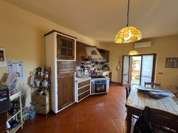 appartamento in vendita a Cascina in zona San Lorenzo alle Corti