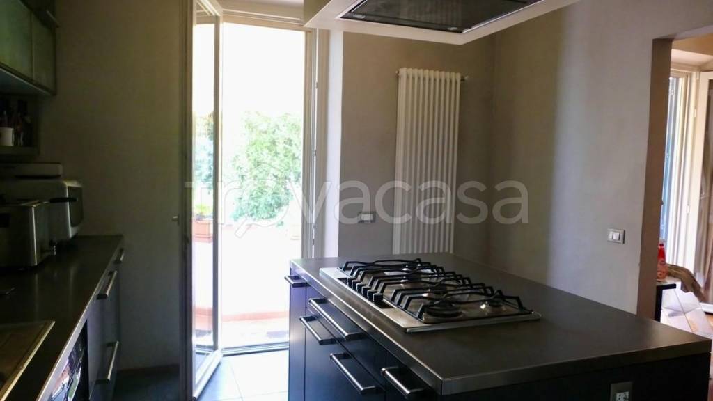 casa indipendente in vendita a Cascina