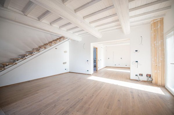 casa indipendente in vendita a Cascina in zona San Giorgio