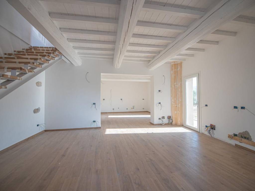casa indipendente in vendita a Cascina in zona San Giorgio