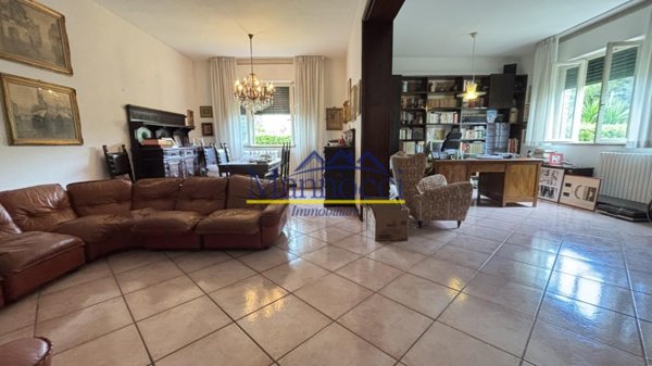 casa indipendente in vendita a Cascina