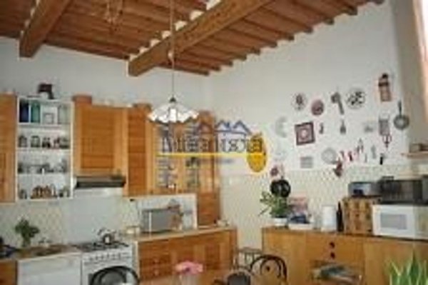 casale in vendita a Cascina in zona Ripoli