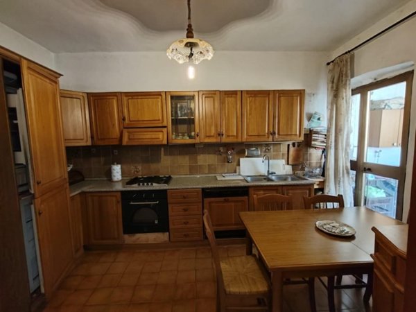 casa indipendente in vendita a Cascina