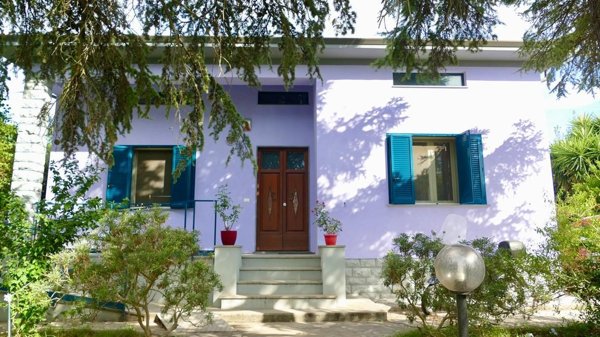casa indipendente in vendita a Cascina in zona San Lorenzo alle Corti