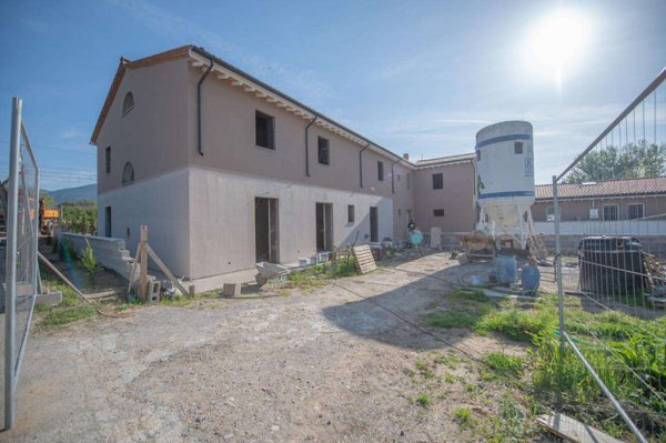 casa indipendente in vendita a Cascina in zona San Giorgio