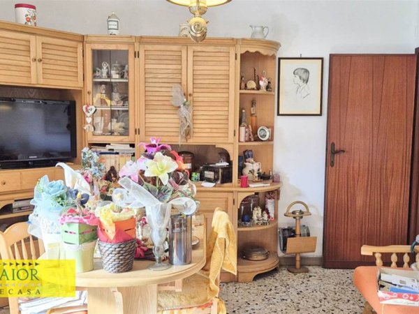 casa indipendente in vendita a Cascina in zona Casciavola
