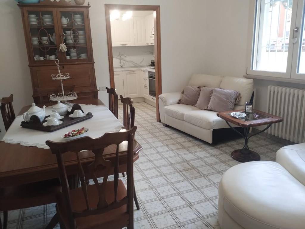 casa indipendente in vendita a Cascina in zona Navacchio