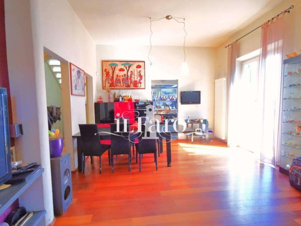 casa indipendente in vendita a Cascina in zona San Lorenzo alle Corti