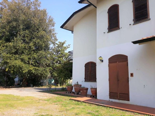 casa indipendente in vendita a Cascina