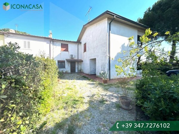 casa indipendente in vendita a Cascina in zona Marciana