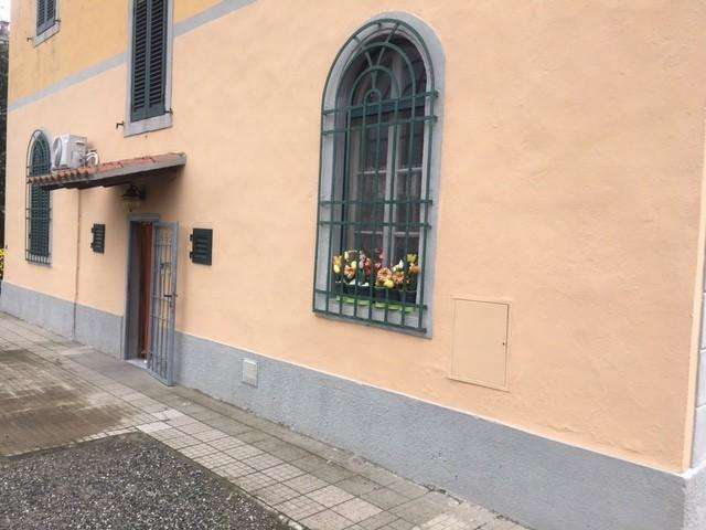 casa indipendente in vendita a Cascina