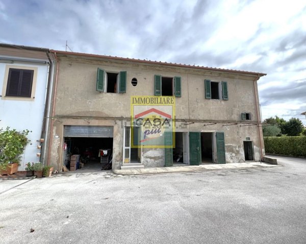 appartamento in vendita a Cascina in zona Visignano