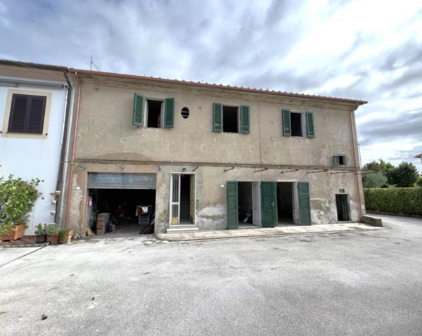 appartamento in vendita a Cascina in zona Visignano