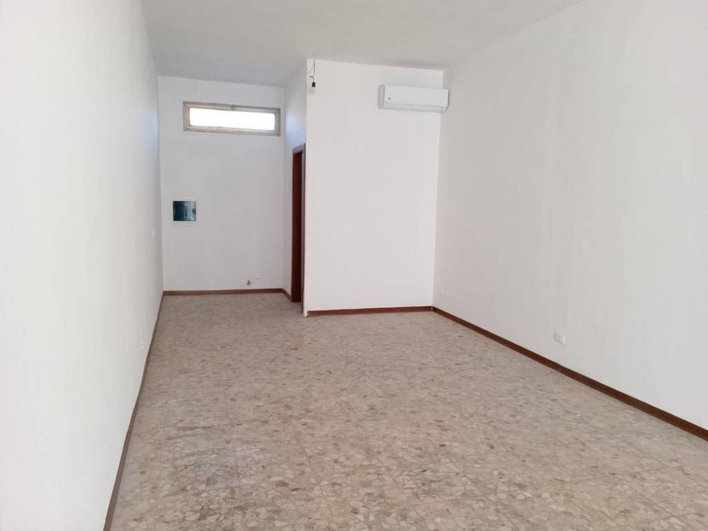 casale in vendita a Cascina