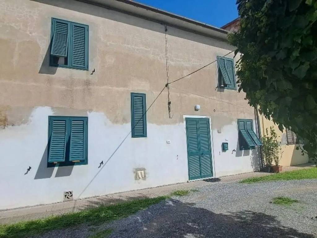 casa indipendente in vendita a Cascina in zona San Lorenzo a Pagnatico